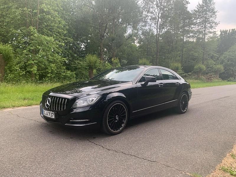 Schwarz Gebraucht 2012 Mercedes CLS350 Limousine | 12.000 € (Fairer Preis) - Bild 1/4