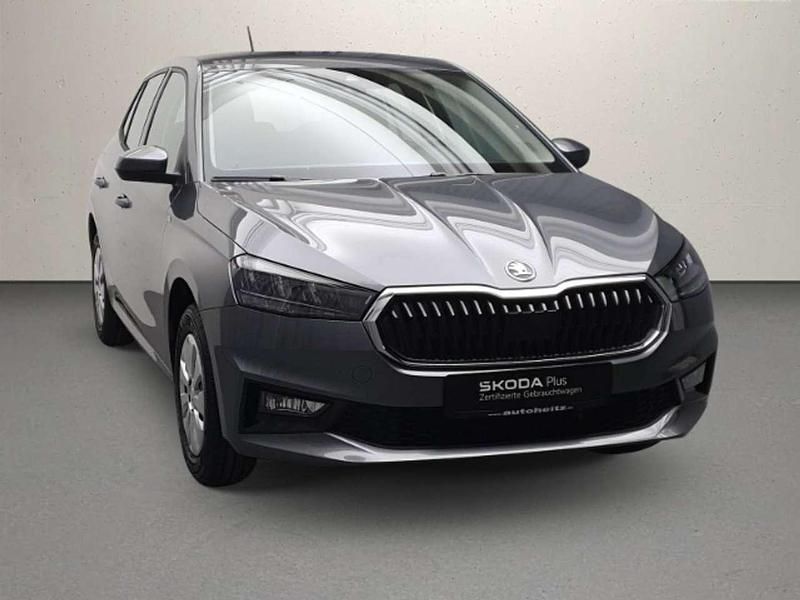 Neu Skoda Fabia Selection 95 PS (69 kW) 2025 Graphitegrau metallic Kleinwagen