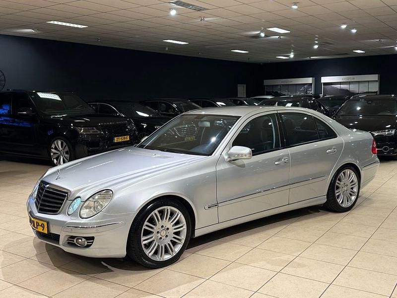 Silber Gebraucht 2009 Mercedes E220 Sport Limousine | 6.950 € (Etwas zu teuer) - Bild 1/4