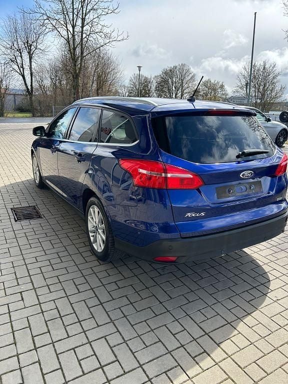 Second-hand Ford Focus Titanium 125 CP (91 kW) 2017 Albastru Berlinǎ