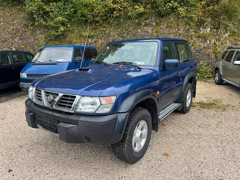 Blau Gebraucht 2000 Nissan Patrol SUV | 22.900 € - Bild 1/4