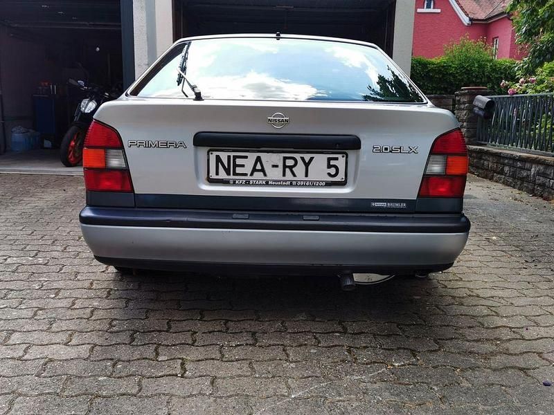Gebraucht Nissan Primera 116 PS (85 kW) 1992 Silber Limousine