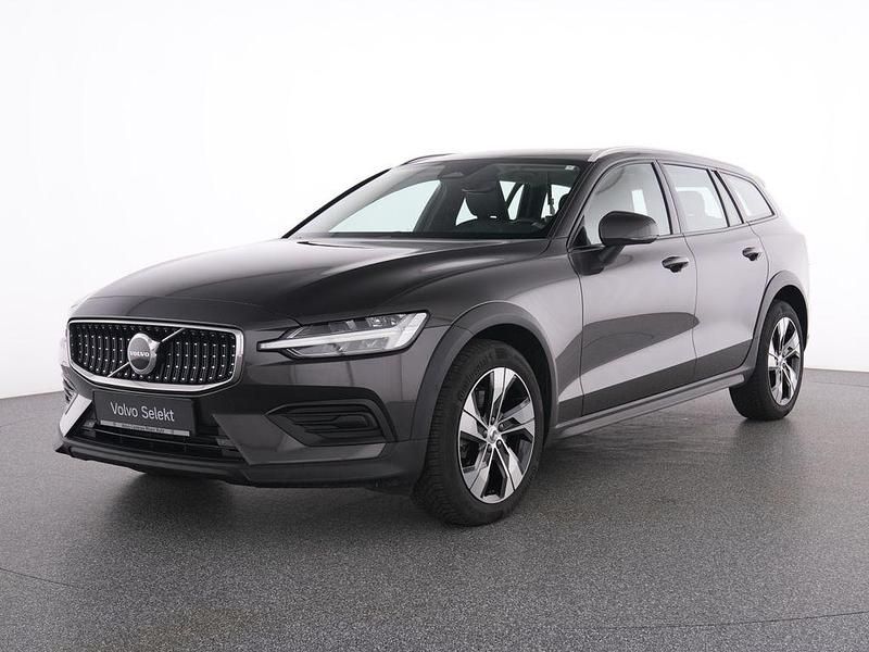 Gebraucht Volvo V60 CC Plus 197 PS (144 kW) 2024 Grau Kombi