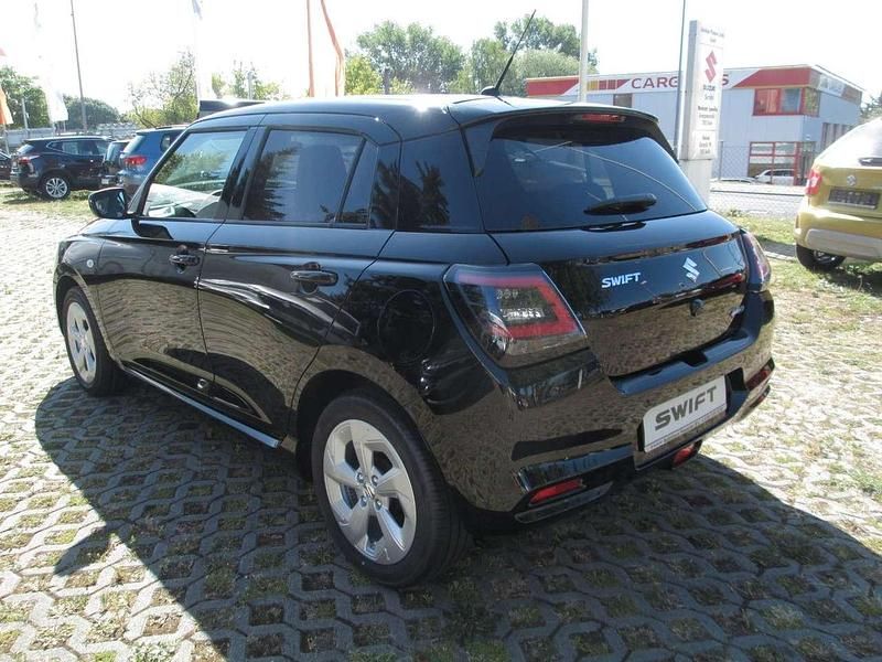 Neu Suzuki Swift Comfort 83 PS (61 kW) 2025 Schwarz Limousine