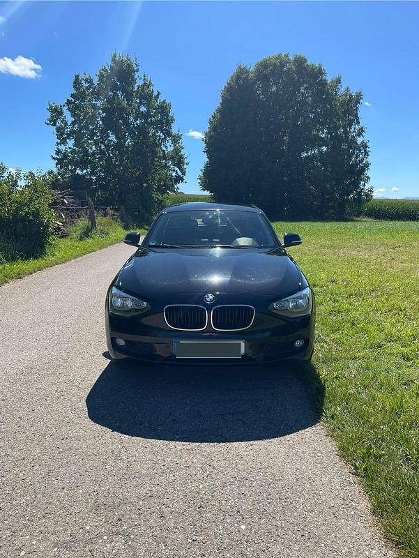 Schwarz Gebraucht 2014 BMW 118 Kleinwagen | 7.100 € (Superpreis) - Bild 1/4