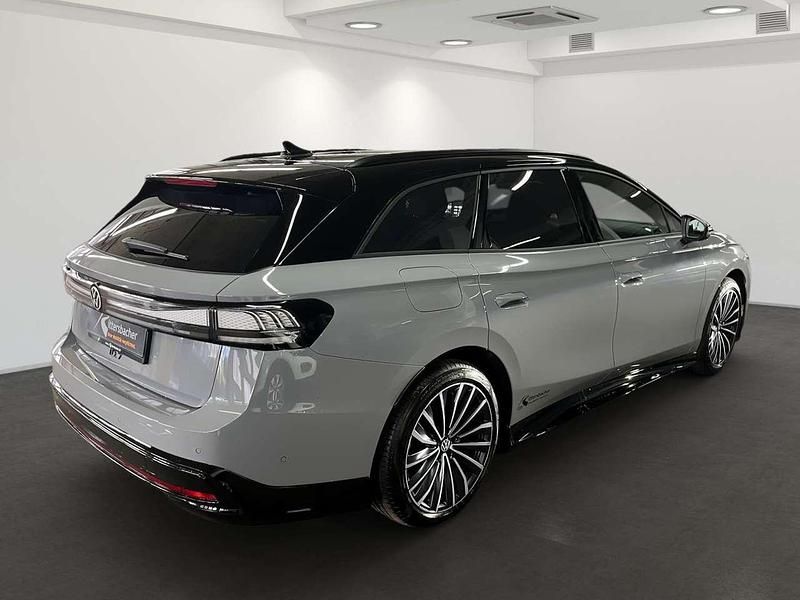 Gebraucht VW ID.7 Pro 210 kW (286 PS) 2026 Mondsteingrau / schwarz uni Kombi