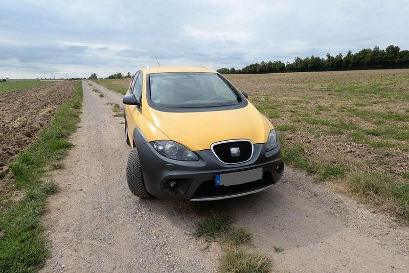 Gelb Gebraucht 2007 Seat Altea FR Van / Kleinbus | 6.800 € (Teuer) - Bild 1/4