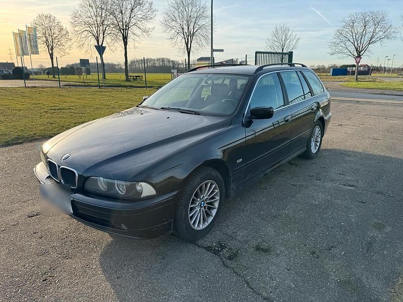 Gebraucht BMW 525 192 PS (141 kW) 2000 Schwarz Kombi