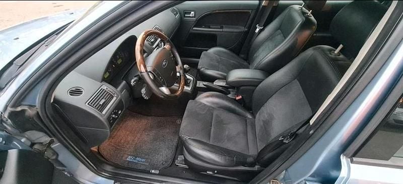 Blau Gebraucht 2006 Ford Mondeo Ghia Kombi | 3.300 € - Bild 1/4