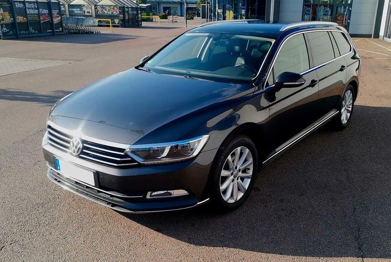 Schwarz Gebraucht 2018 VW Passat Highline Kombi | 13.444 € (Guter Preis) - Bild 1/4