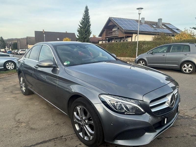 Grau Gebraucht 2016 Mercedes C220 Limousine | 14.499 € (Guter Preis) - Bild 1/4