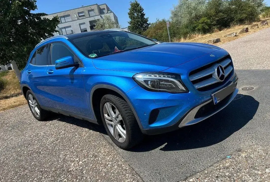 Gebraucht Mercedes CLA220 177 PS (130 kW) 2015 Blau Coupé