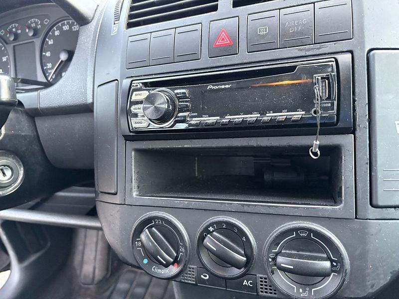 Brugt VW Polo Basis 64 HK (47 kW) 2004 Sort Hatchback