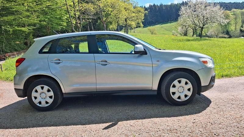 Gebraucht Mitsubishi ASX 116 PS (85 kW) 2011 Silber SUV