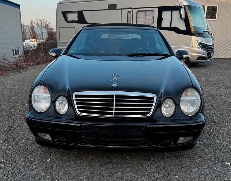 Gebraucht Mercedes CLK320 Avantgarde 218 PS (160 kW) 2001 Schwarz Cabrio