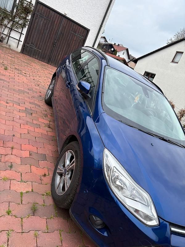 Gebraucht Ford Focus 2012 Blau Kombi