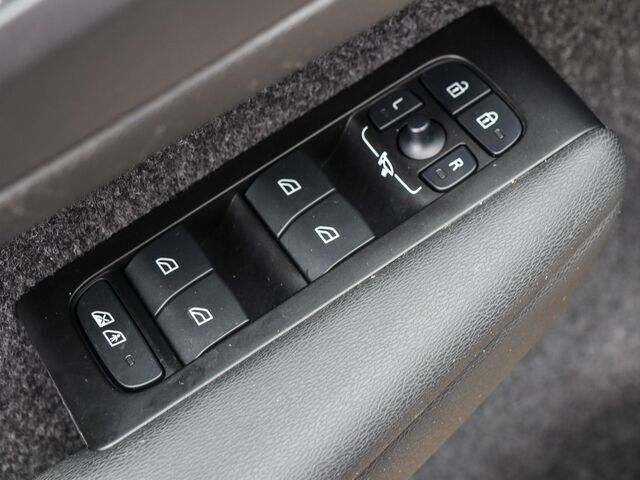 Gebraucht Volvo XC40 Plus 169 kW (231 PS) 2022 Schwarz SUV