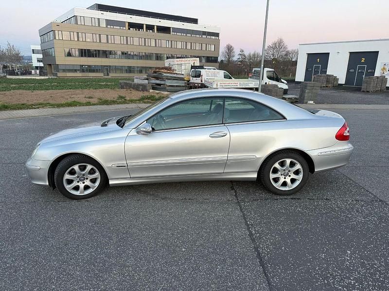 Gebraucht Mercedes CLK320 Elegance 218 PS (160 kW) 2004 Silber Coupé