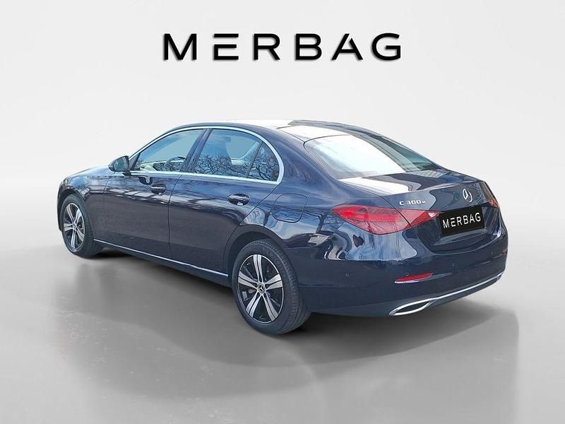 Gebraucht Mercedes C300e Avantgarde 313 PS (230 kW) 2022 Blau Limousine