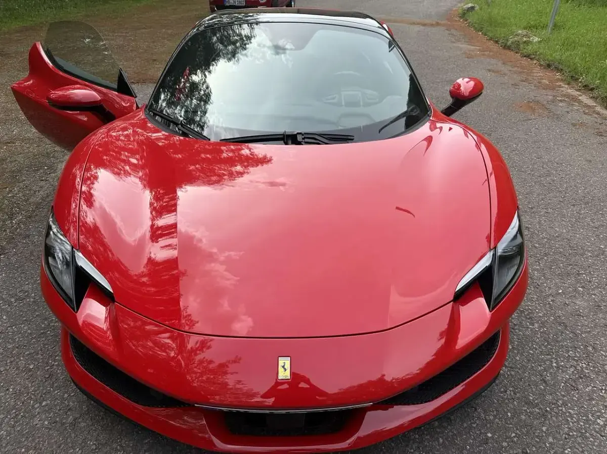 Gebraucht Ferrari 296 829 PS (609 kW) 2024 Rot Cabrio