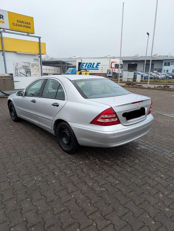 Gebraucht Mercedes C200 Classic 163 PS (119 kW) 2002 Silber Limousine