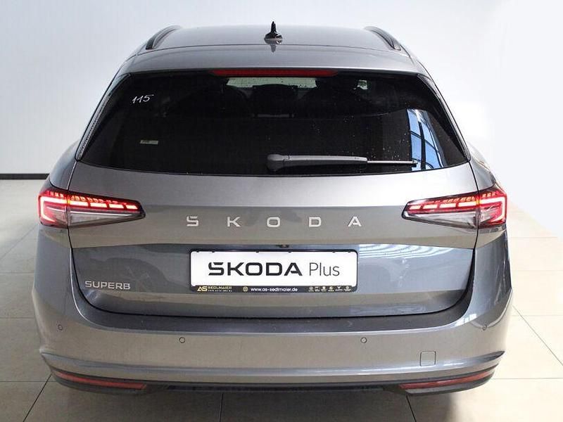 Gebraucht Skoda Superb Selection 150 PS (110 kW) 2025 Graphitegrau Kombi