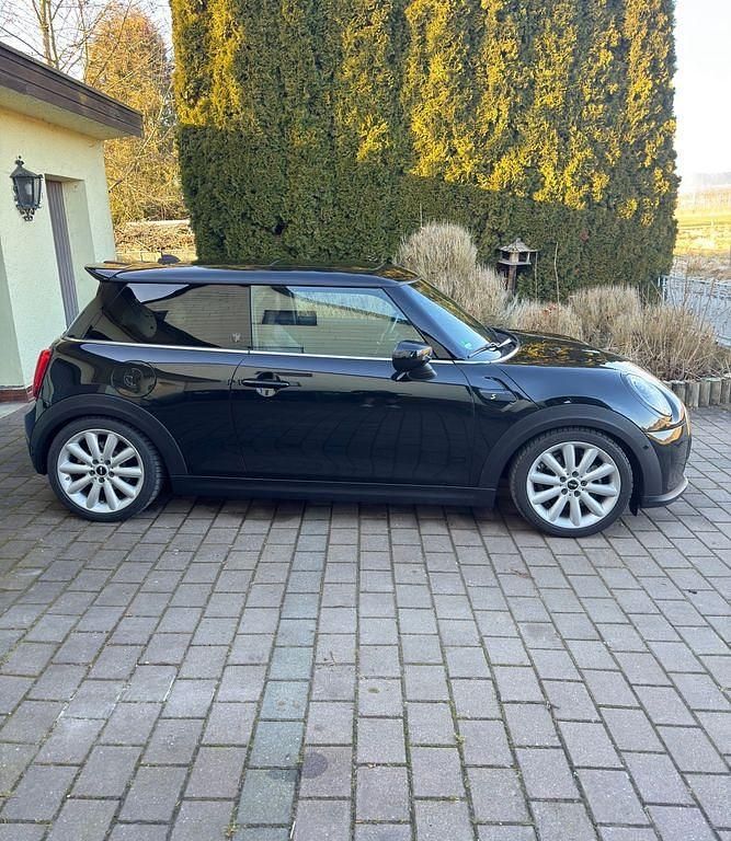 Gebraucht Mini Cooper SE 135 kW (184 PS) 2023 Schwarz Kleinwagen