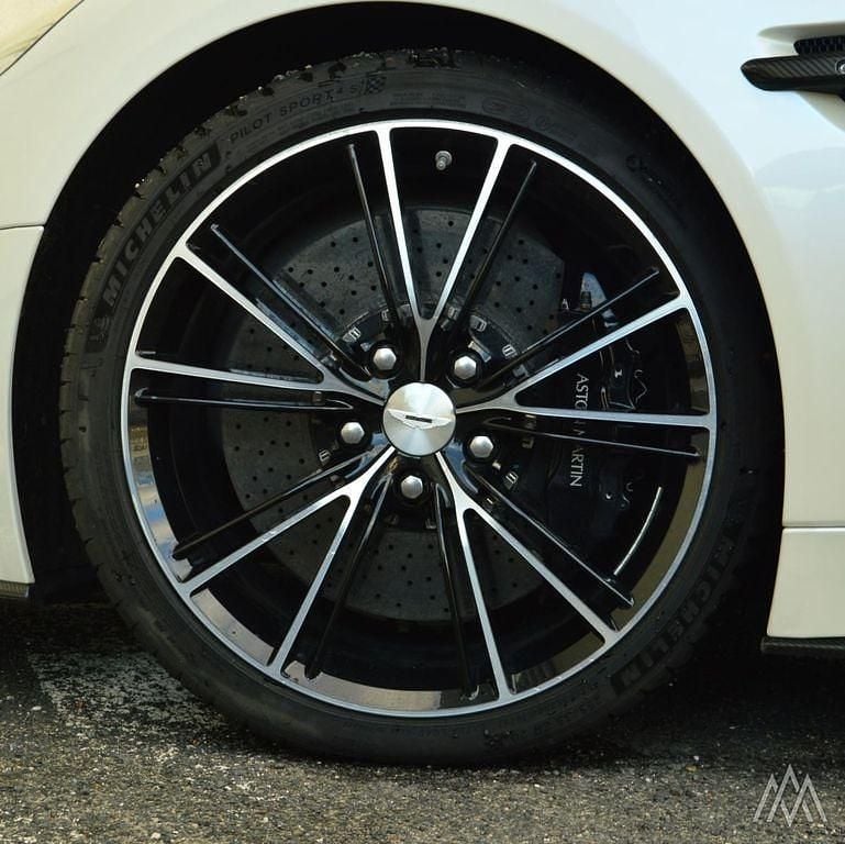 Gebraucht Aston Martin Vanquish 572 PS (420 kW) 2013 Weiß Coupé