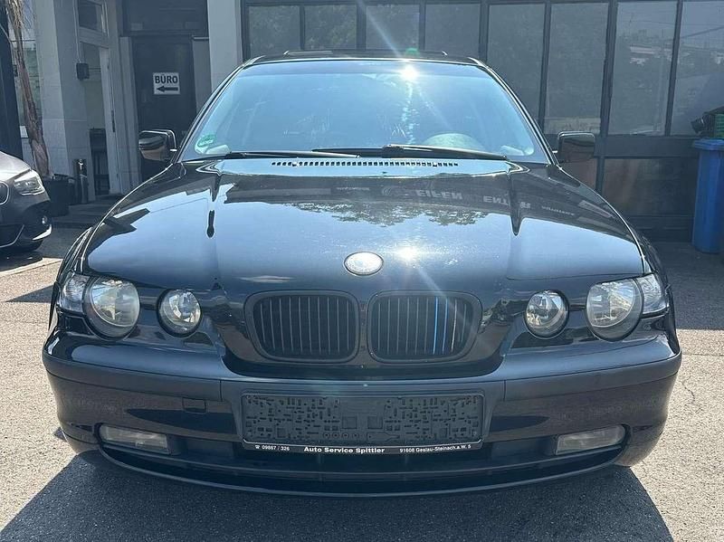 Black sapphire Gebraucht 2004 BMW 318 Compact Kleinwagen | 2.499 € (Fairer Preis) - Bild 1/4