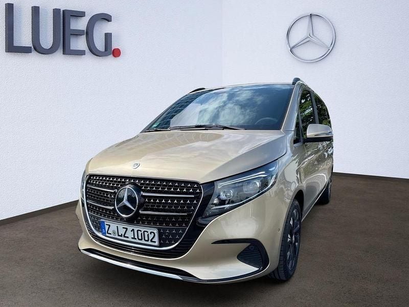 Gebraucht Mercedes V220 Avantgarde 163 PS (119 kW) 2025 Kalaharigold met. Van / Kleinbus