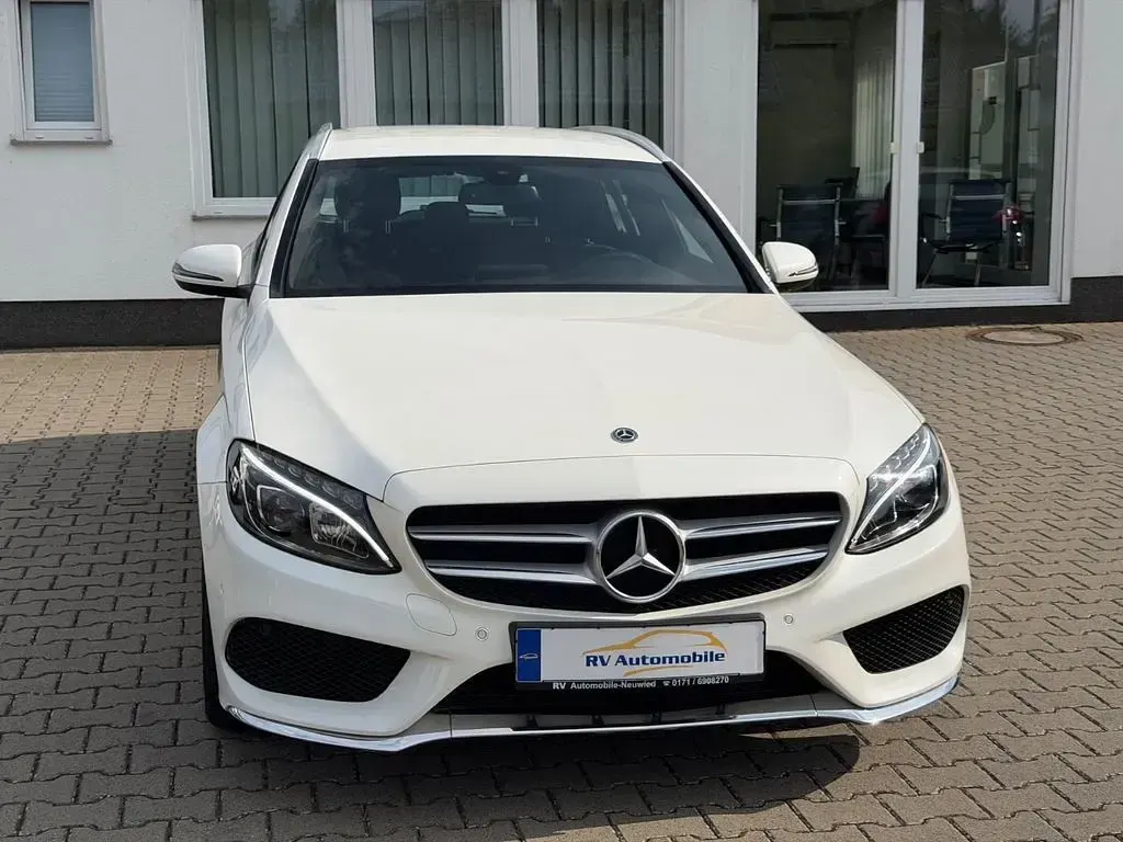 Gebraucht Mercedes C180 AMG 116 PS (85 kW) 2019 Weiß Kombi