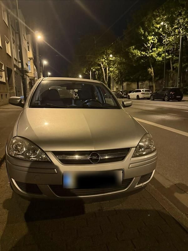 Second-hand Opel Corsa 58 CP (42 kW) 2006 Argintiu Hatchback
