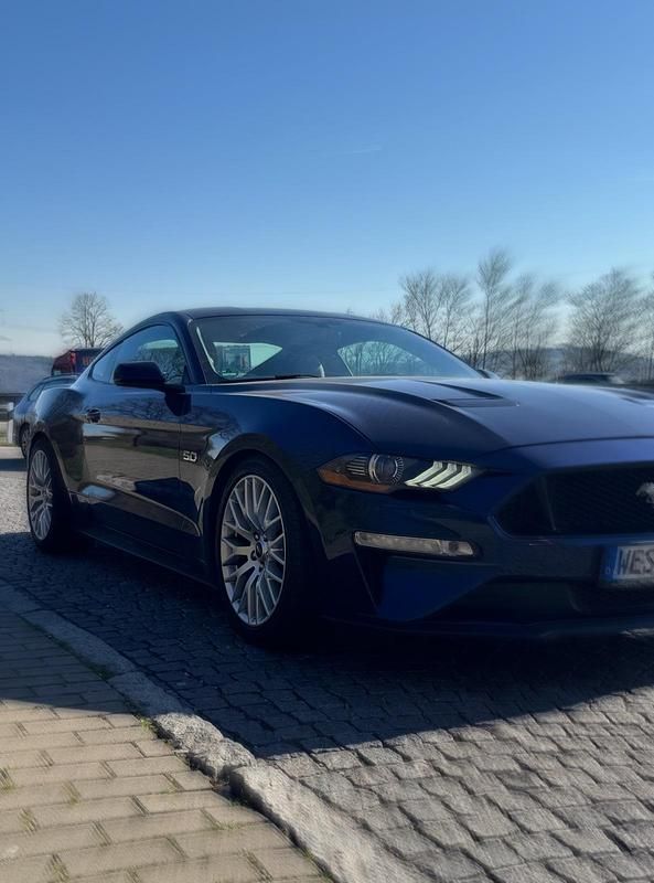 Blau Gebraucht 2018 Ford Mustang GT Coupé | 29.999 € (Superpreis) - Bild 1/4