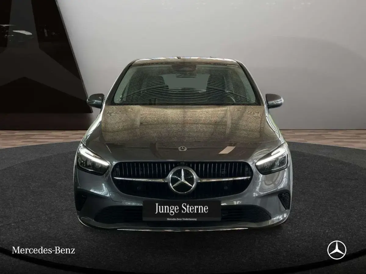 Gebraucht Mercedes B200 Progressive 150 PS (110 kW) 2025 Mountain grau Kleinwagen
