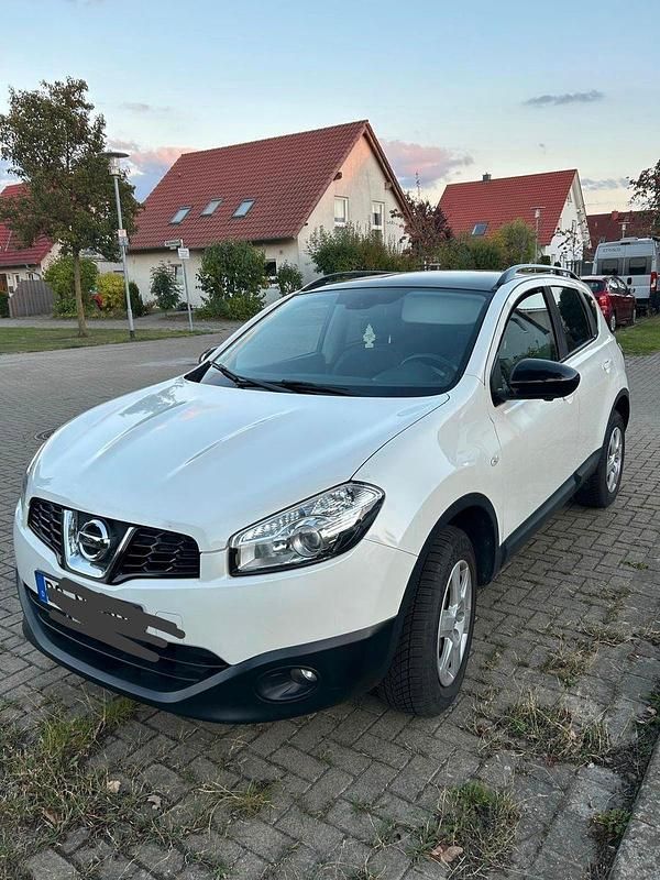Weiß Gebraucht 2013 Nissan Qashqai Acenta SUV | 6.999 € (Guter Preis) - Bild 1/4