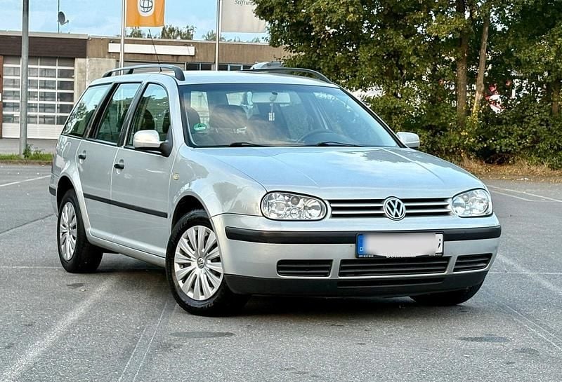 Silber Gebraucht 1999 VW Golf IV Kombi | 900 € (Superpreis) - Bild 1/4