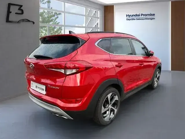 Gebraucht Hyundai Tucson Style 177 PS (130 kW) 2017 Rot SUV