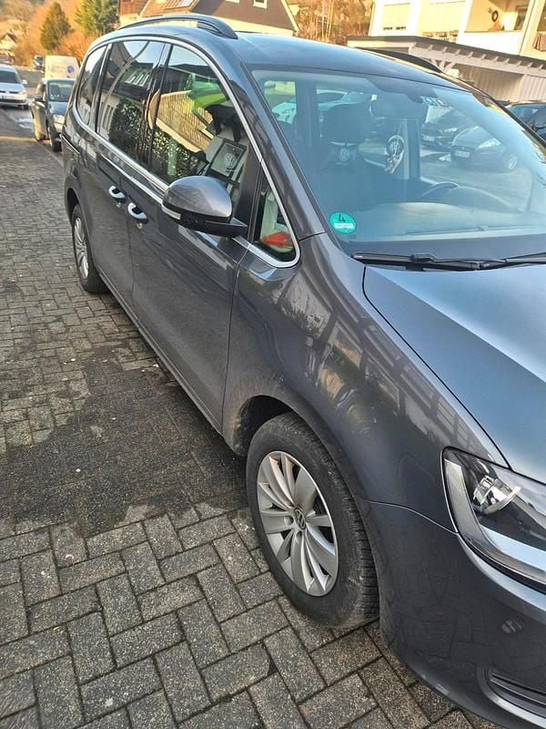 Gebraucht VW Sharan 150 PS (110 kW) 2019 Grau Van / Kleinbus