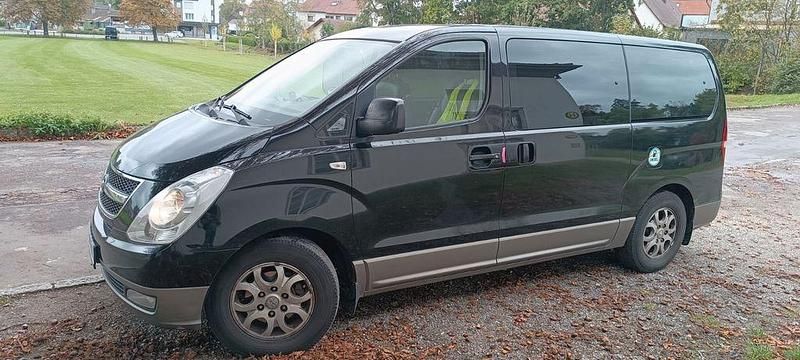 Gebraucht Hyundai H-1 190 PS (139 kW) 2011 Schwarz Van / Kleinbus