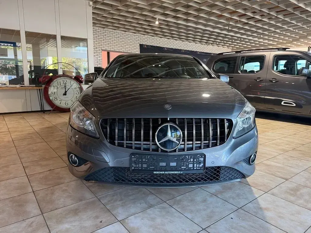 Gebraucht Mercedes 180 AMG 122 PS (89 kW) 2014 Grau Limousine