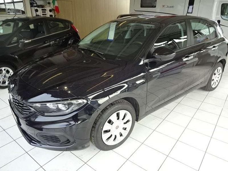 Gebraucht Fiat Tipo Easy 95 PS (69 kW) 2017 Schwarz Limousine