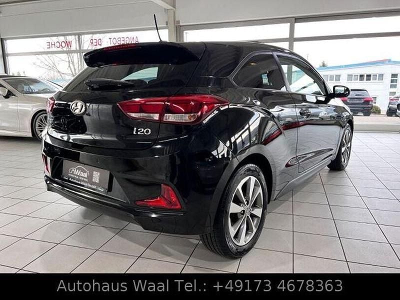 Gebraucht Hyundai i20 Trend 66 PS (48 kW) 2015 Andere Coupé