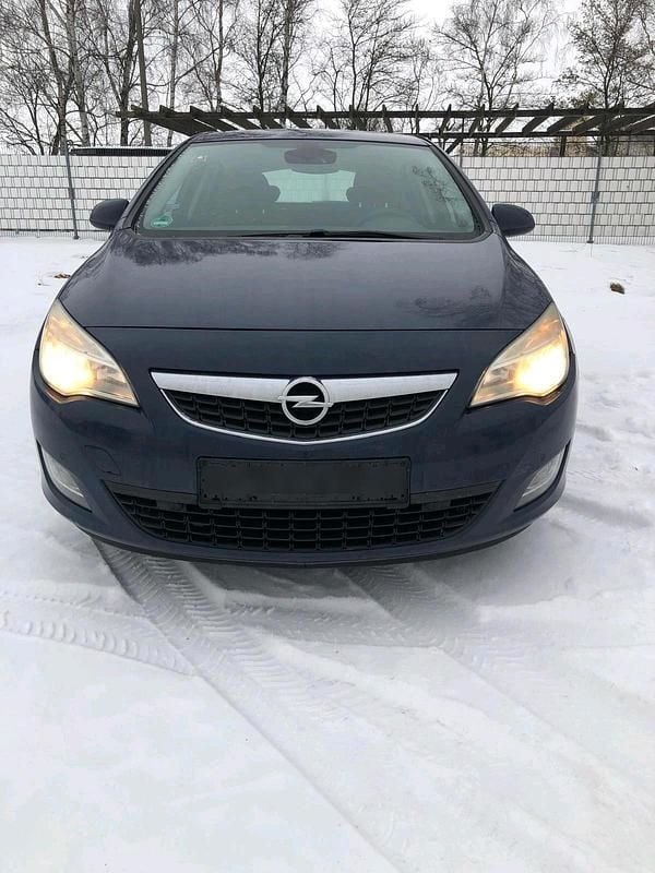 Blau Gebraucht 2010 Opel Astra Kleinwagen | 3.900 € (Guter Preis) - Bild 1/4
