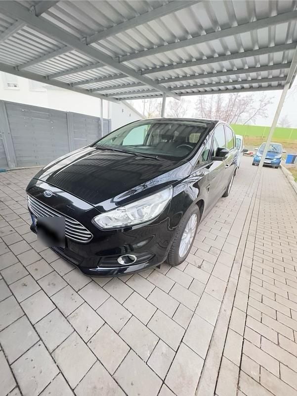 Schwarz Gebraucht 2019 Ford S-MAX Van / Kleinbus | 15.000 € (Superpreis) - Bild 1/4