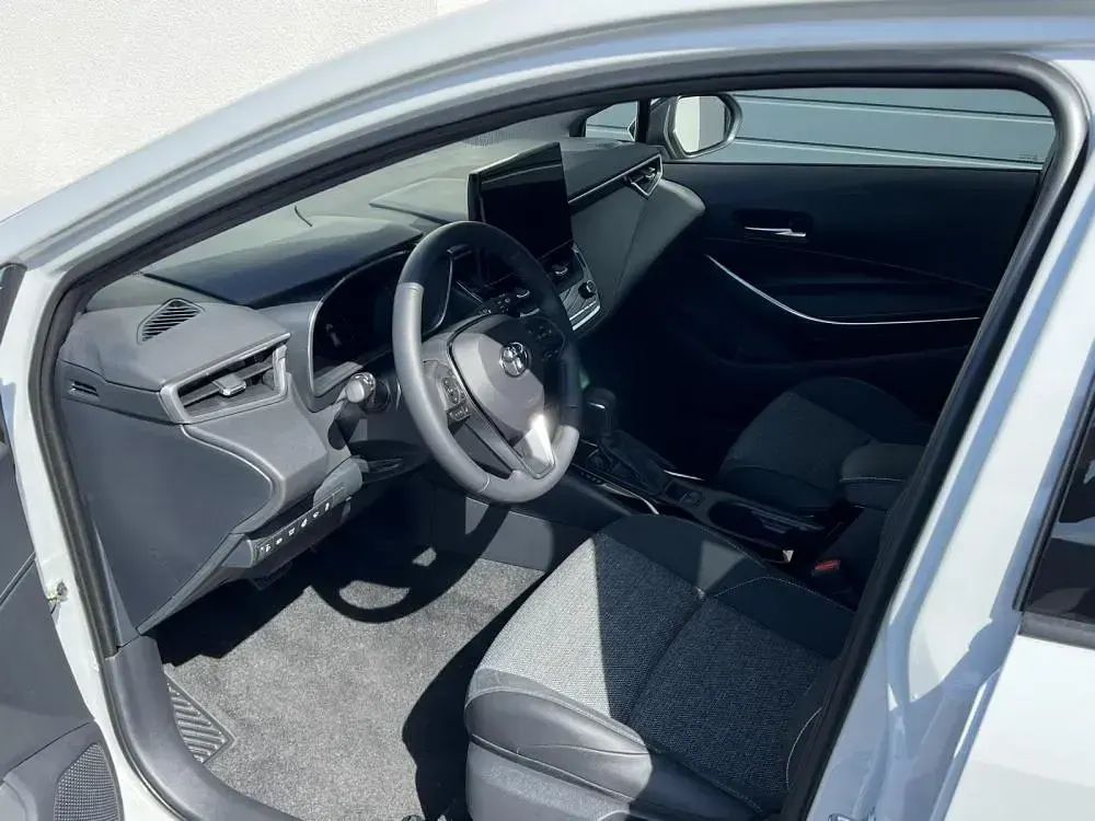 Neu Toyota Corolla Elegant 178 PS (130 kW) 2025 Kombi