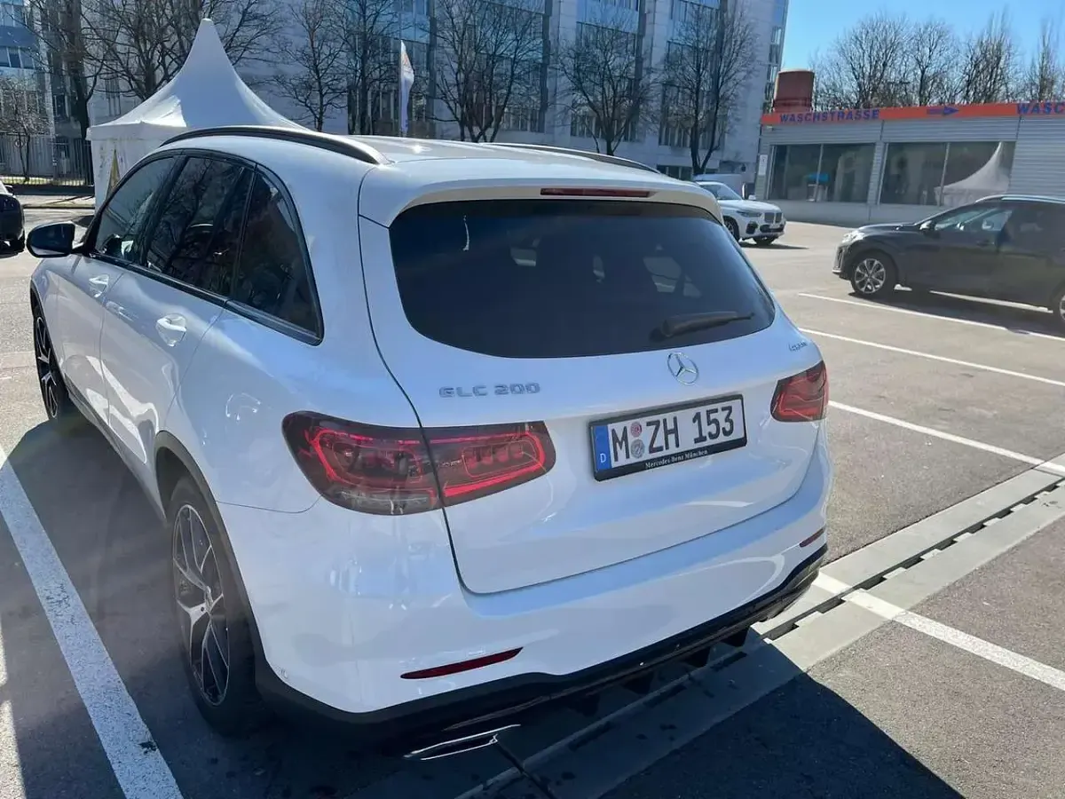 Gebraucht Mercedes GLC200 AMG line 197 PS (144 kW) 2019 SUV