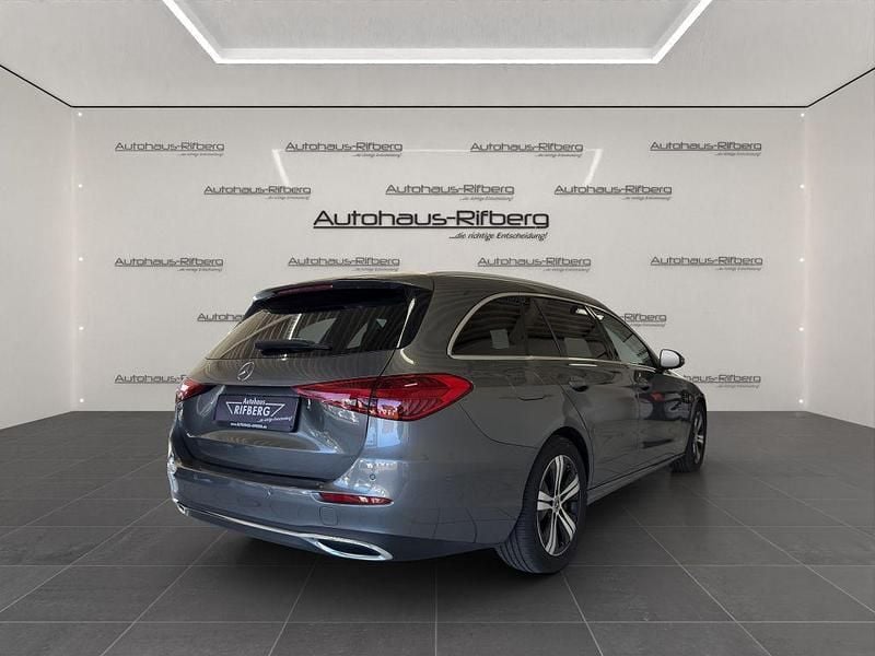 Gebraucht Mercedes C200 Avantgarde 204 PS (150 kW) 2023 Grau Limousine
