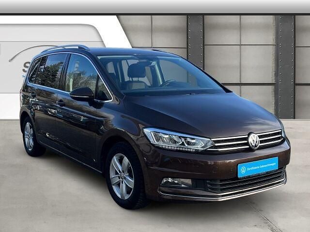 Gebraucht VW Touran Highline 150 PS (110 kW) 2016 Braun nutshell brown metallic metallic Van / Kleinbus