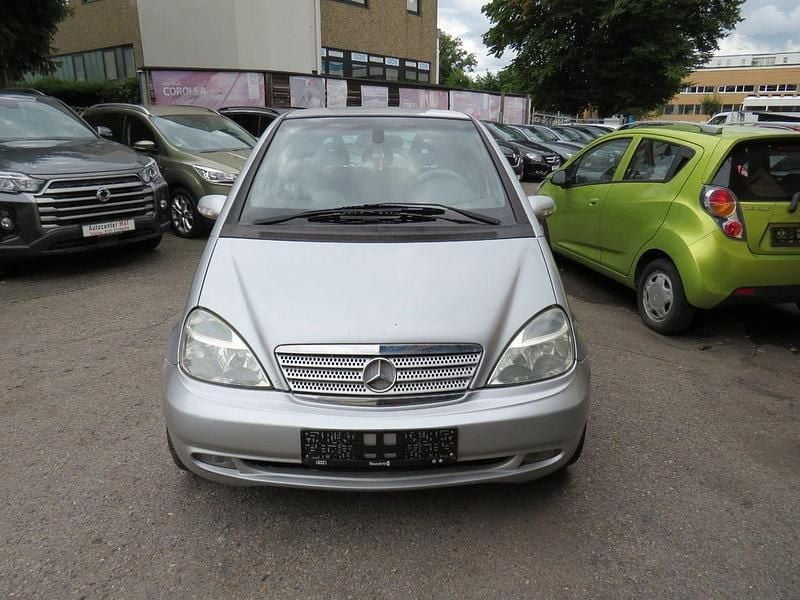 Używany Mercedes A210 140 KM (102 kW) 2002 Srebrny Sedan/Limuzyna