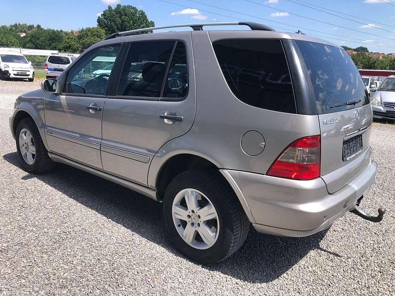 Gebraucht Mercedes ML350 Edition 235 PS (172 kW) 2004 Silber SUV